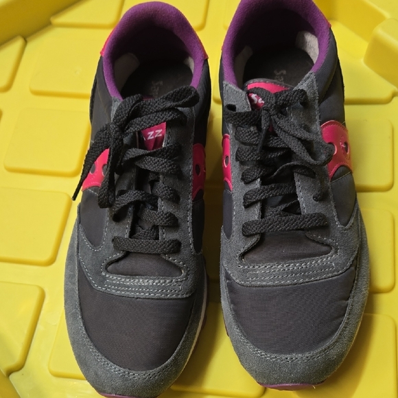 Saucony Charcoal and Magenta Athletic Shoes - Picture 2 of 6